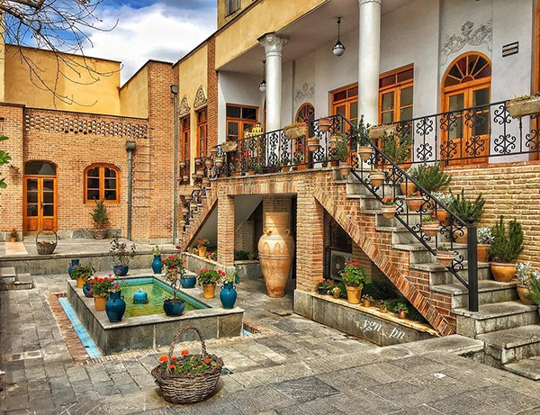 بازسازی به سبک سنتی